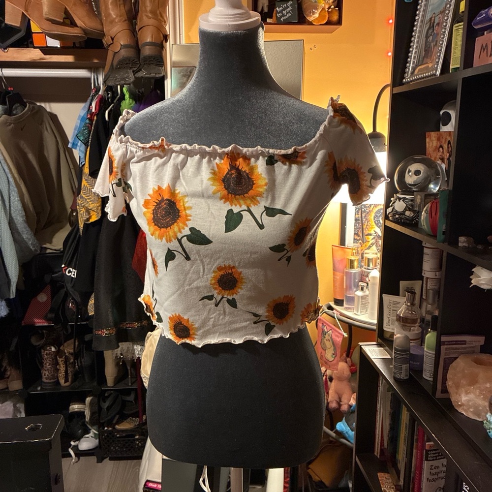 SHEIN White Sunflower Off-Shoulder Crop Top